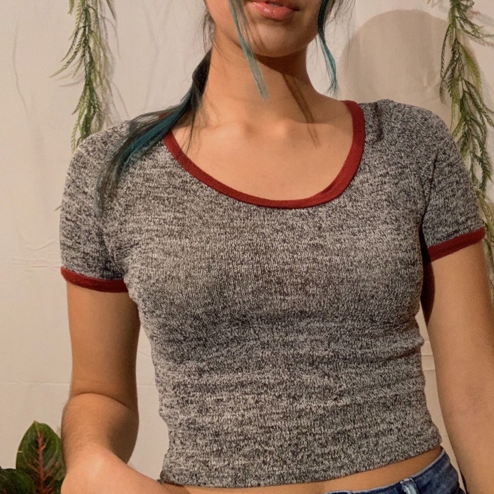 gray crop top